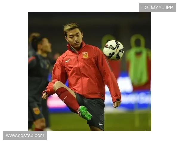 足球球星豪华房车之旅展现运动与休闲完美融合